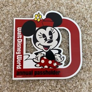 NWOT Walt Disney World Annual Passholder Minnie Anniversary Magnet 2022